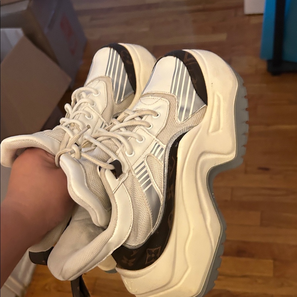 Stylish Women's Sneakers in White and Brown